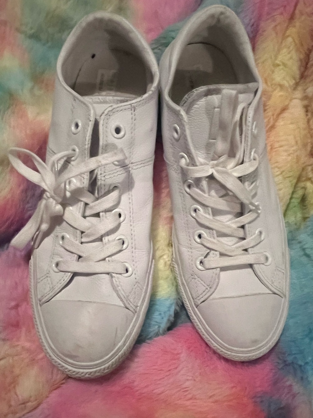 White Women’s Converse Classic Leather Sneakers - 10